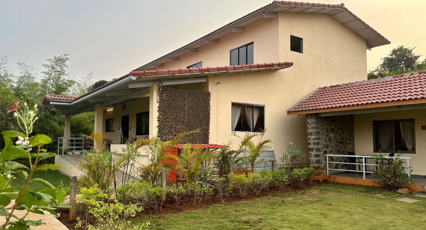 pet friendly villas near Pune for family weekend getaway