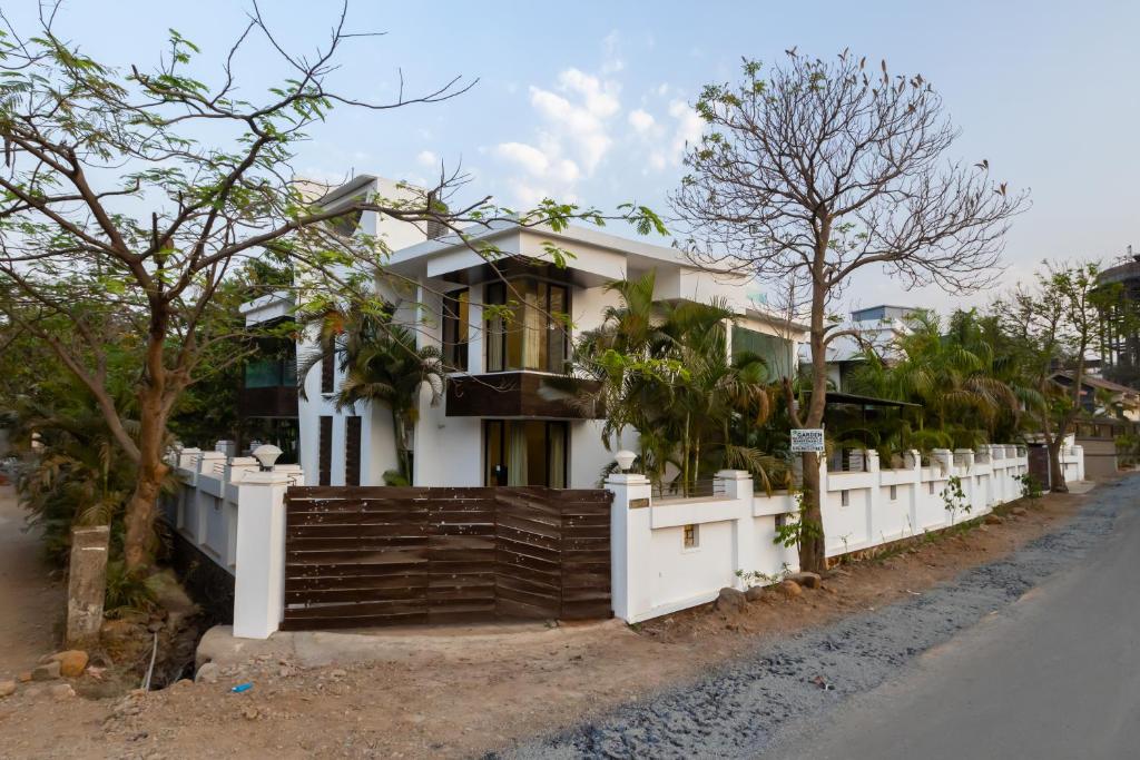 private villas for family getaways near Mumbai in January 2025