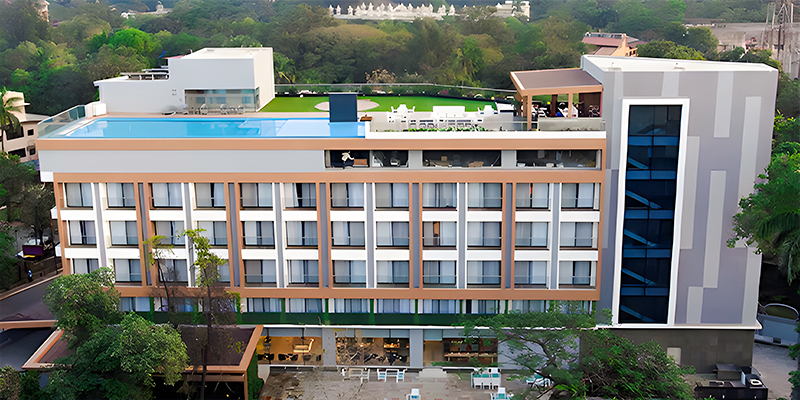 best corporate getaways for 100+ people near Pune